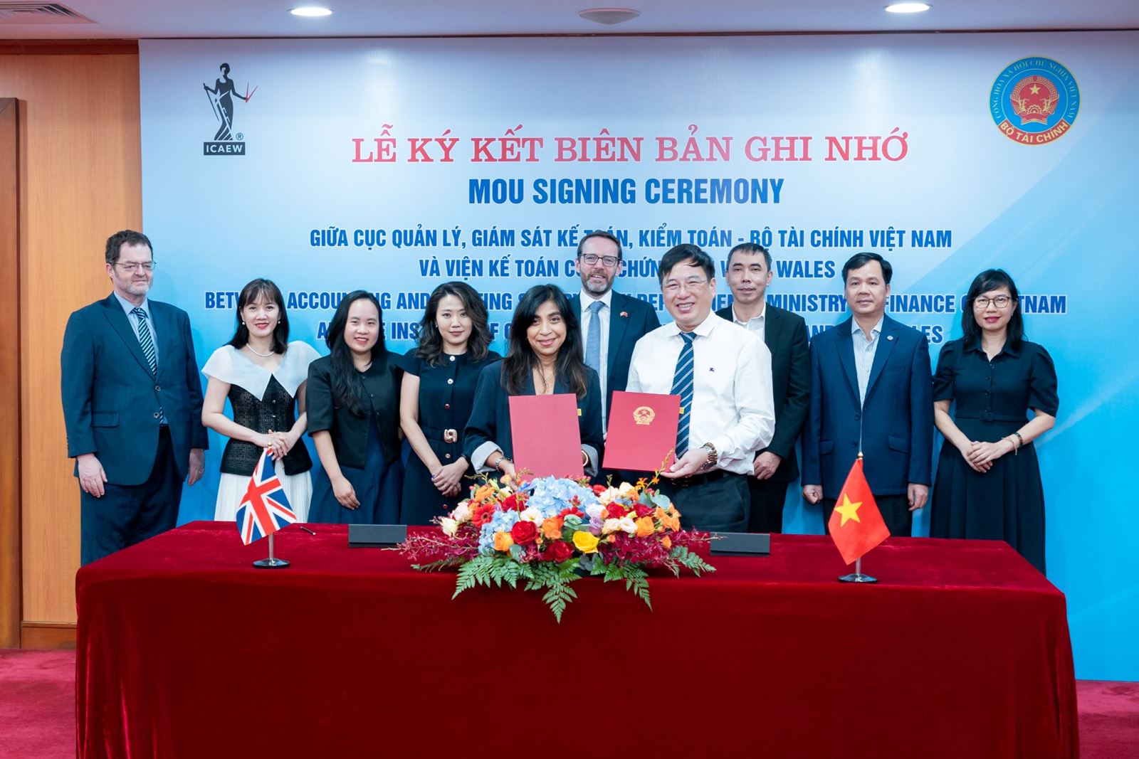 Signing ceremony in Vietnam group photo