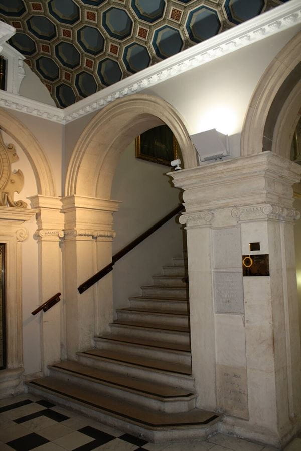 Photograph of the staircase on the ground floor in the entrance hall