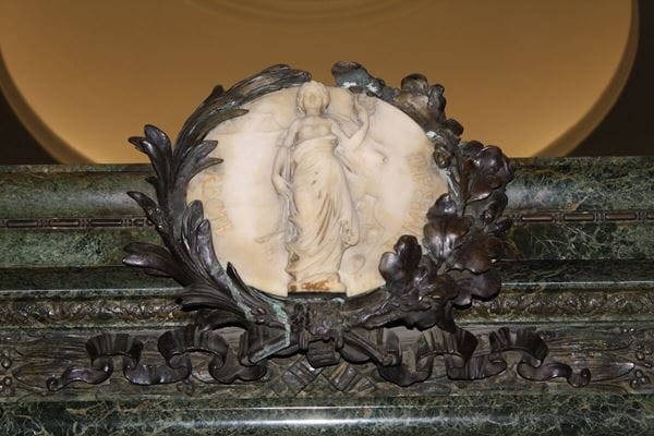 Photograph of the Economia figure above the War Memorial