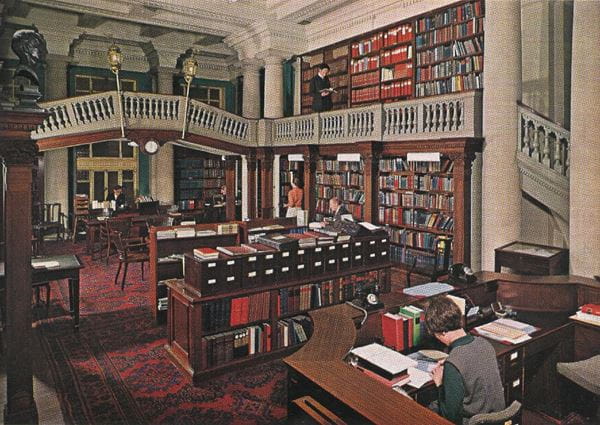 a picture of an old fashioned library