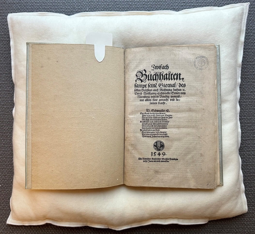 Photograph of the Zwifach buchhalten