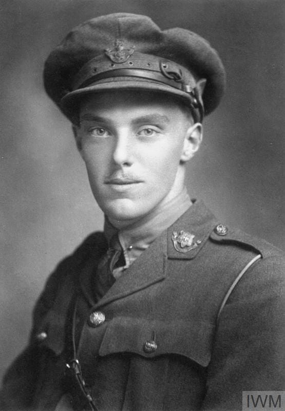 Headshot of a man in world war one british army officer's  uniform