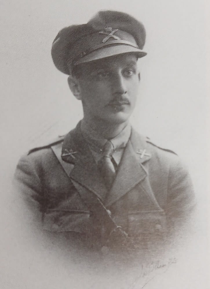 Head and shoulders Photograph of an army officer in world war one uniform