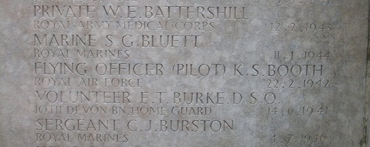A picture of a gravestone