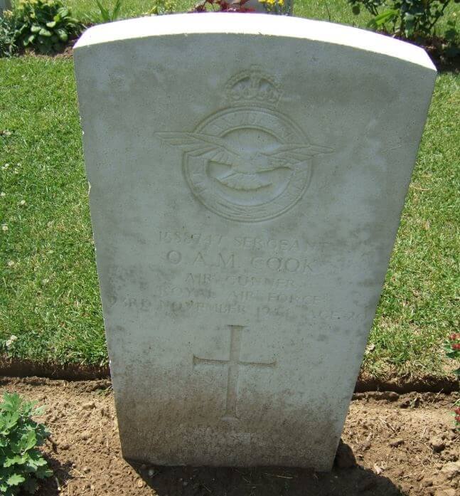 A picture of a gravestone