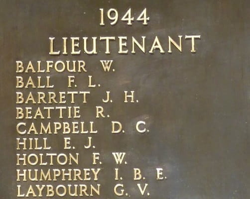 A picture of a gravestone