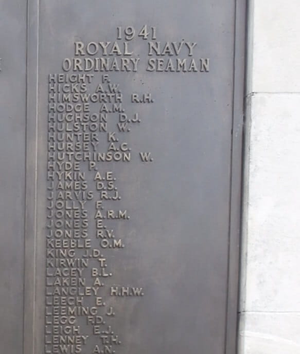 A picture of a gravestone