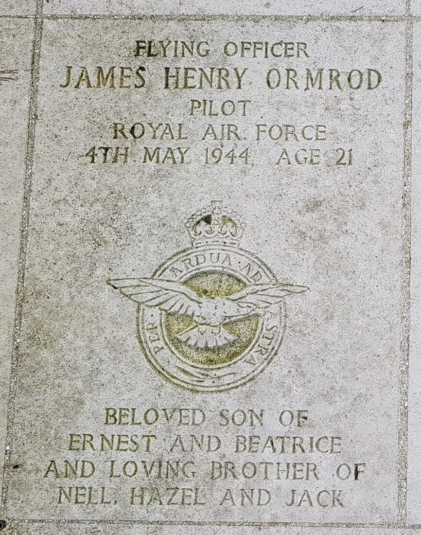 A picture of a gravestone