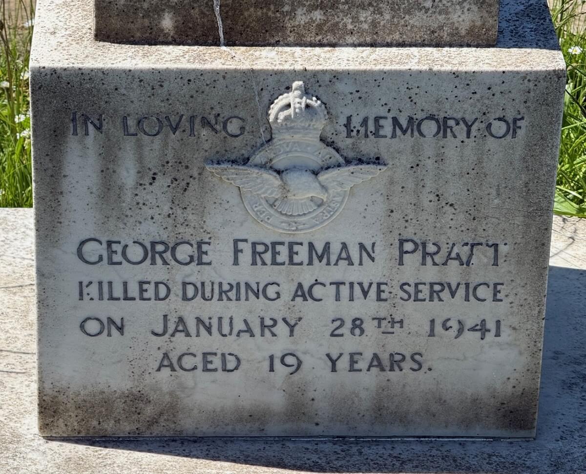 A picture of a gravestone