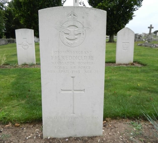 A picture of a gravestone