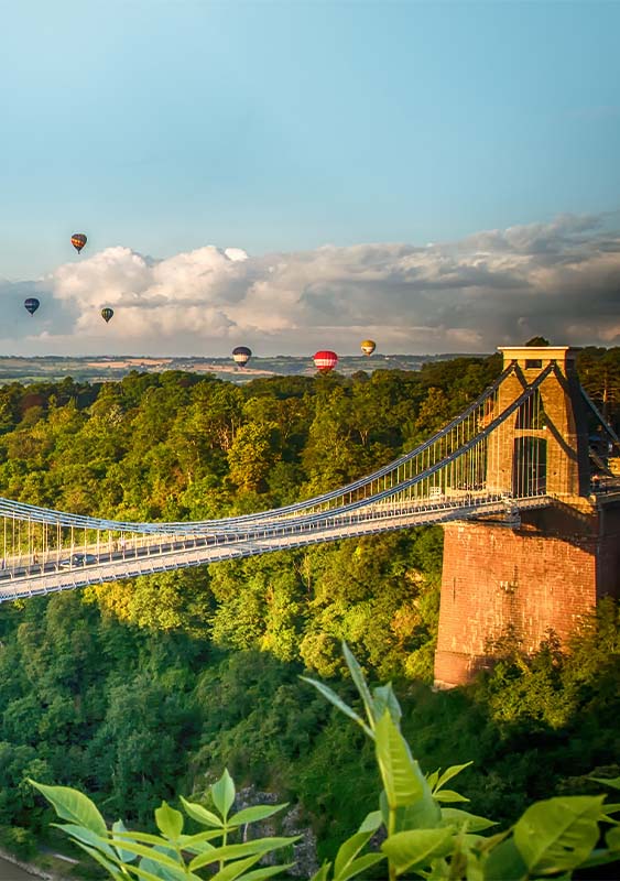 Hot air balloons in flight over Avon Gorge, Bristol, Avon, England, Britain