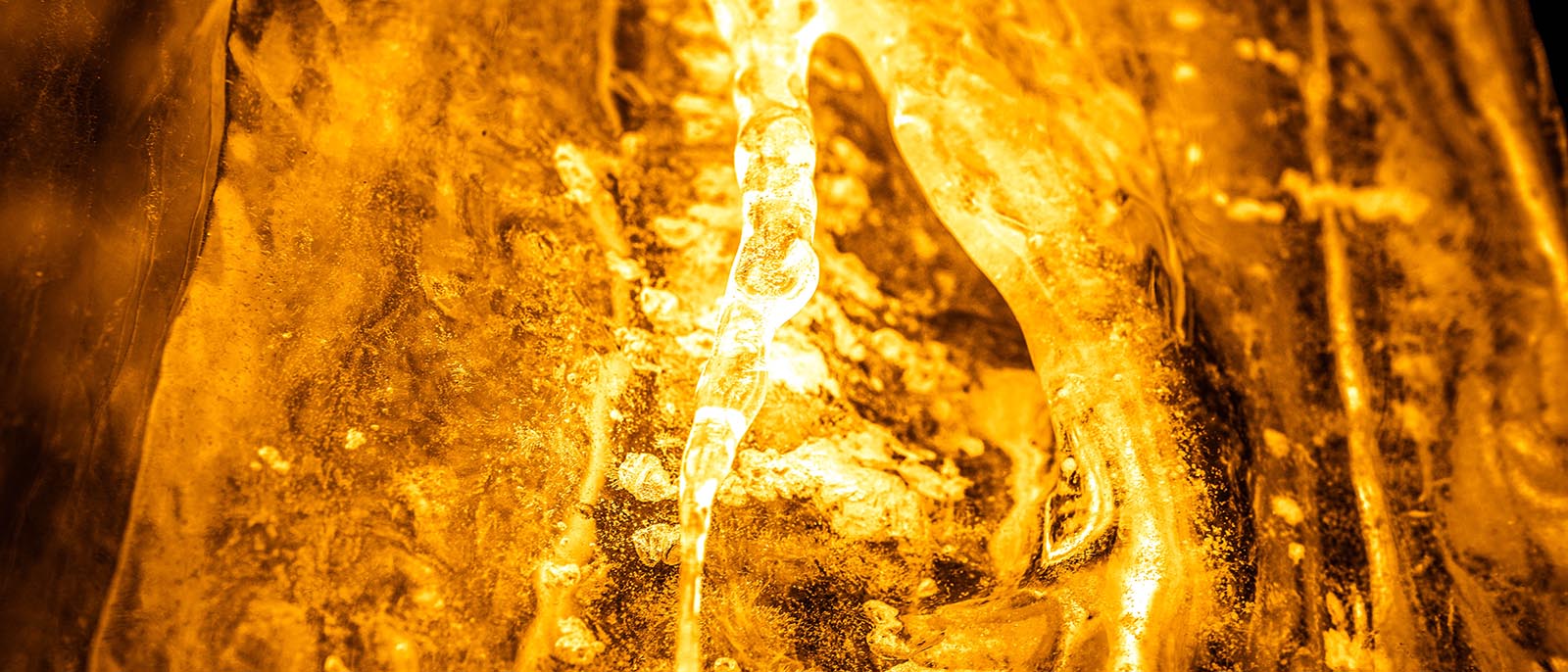 molten gold production pouring refinery industrial