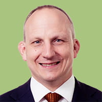 Headshot of Simon Olsen