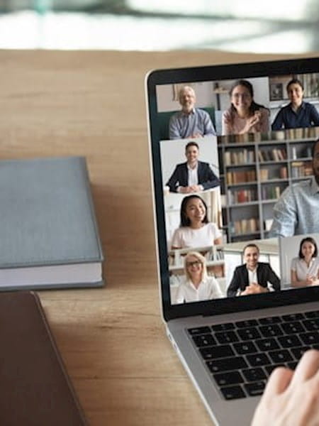 Screen showing a virtual meeting 